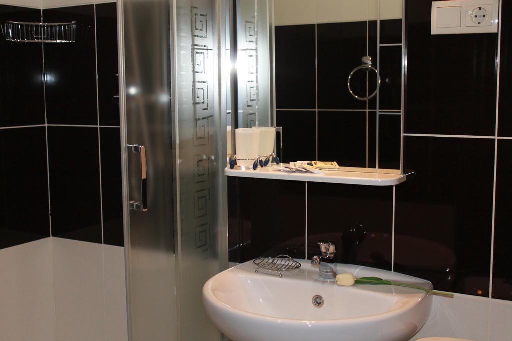 Paradise Hotel Gomel Kültér fotó